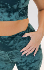 High Waisted Vinyasa 7/8 Leggings - Verde Tie Dye