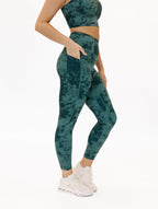 High Waisted Vinyasa 7/8 Leggings - Verde Tie Dye