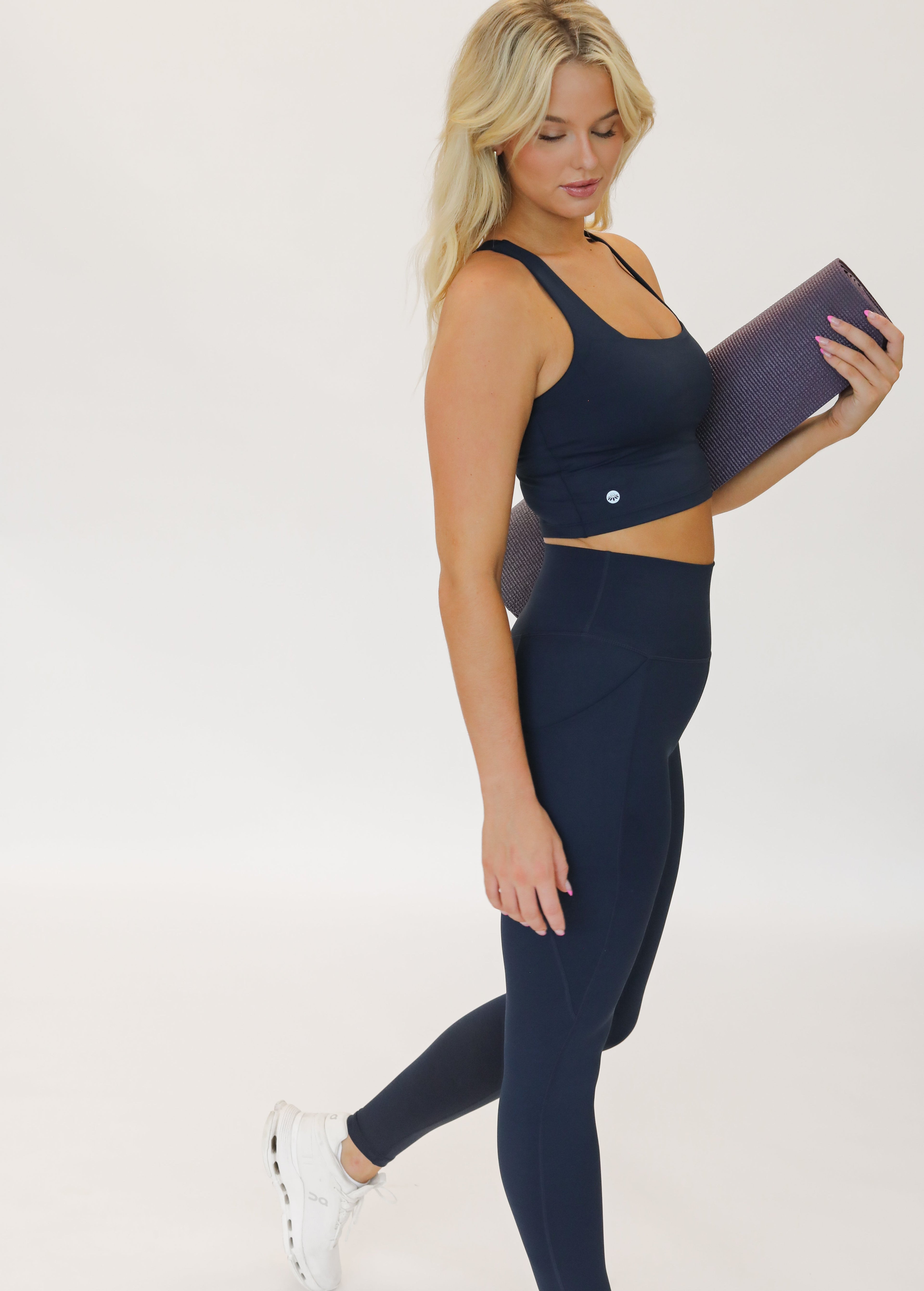 Lux Performance Crop - Navy