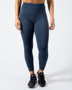 Skin High Waisted Vinyasa 7/8 - Navy